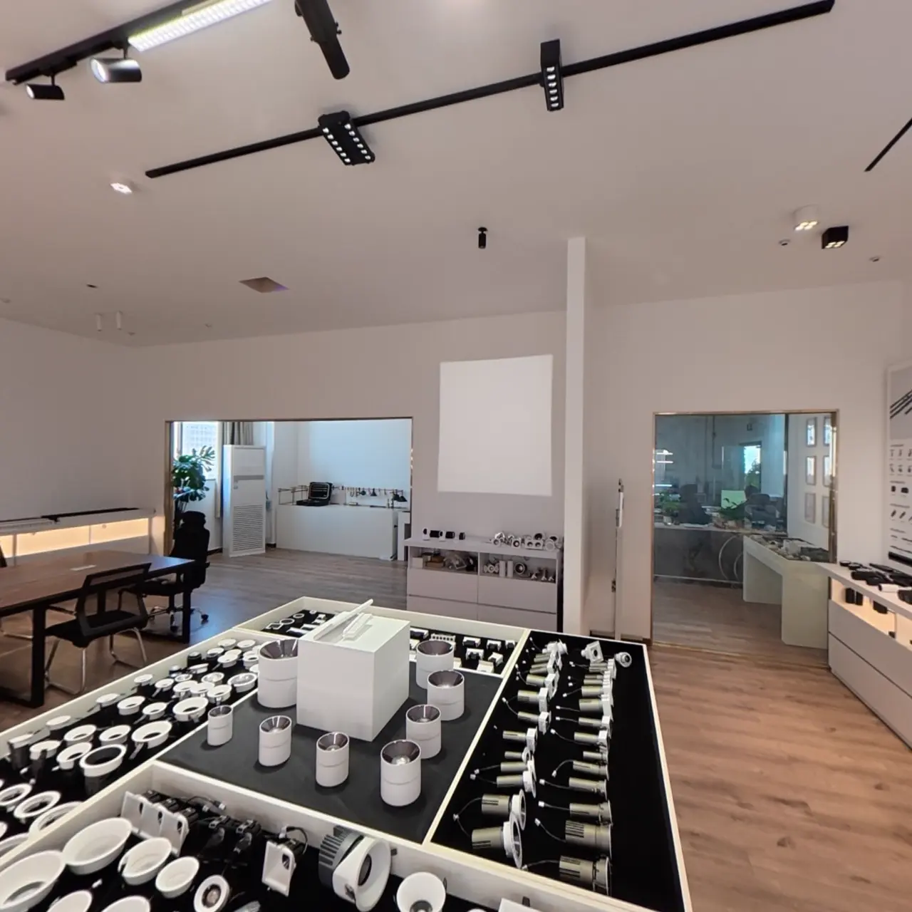 Sample showroom — full luminaire display